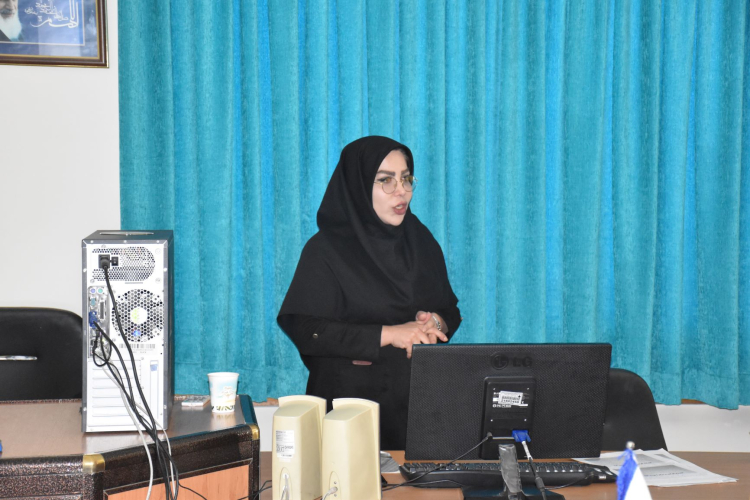 دفاع پايان‌نامه کارشناسی ارشد آموزش جامعه نگرسرکار خانم آمنه باصری آرانی
