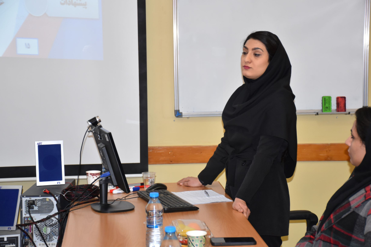 دفاع پايان‌نامه کارشناسي ارشد (MSc) در رشته مديريت سلامت، ايمني و محيط زيست (HSE) سرکار خانم مینا جانقربان