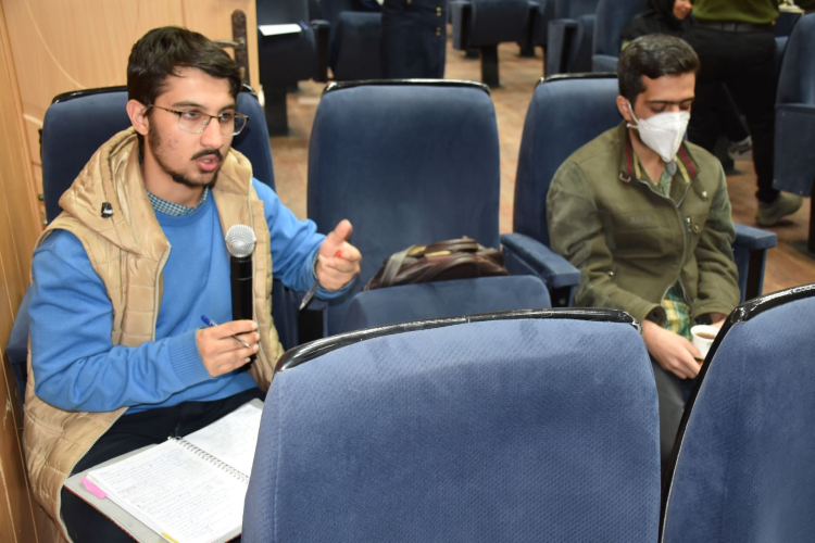 نشست صمیمی مسئولین دانشکده با دانشجویان