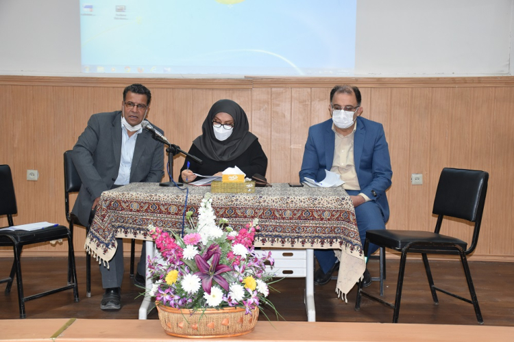 نشست صمیمی مسئولین دانشکده با نمایندگان دانشجویان دوره های کارشناسی