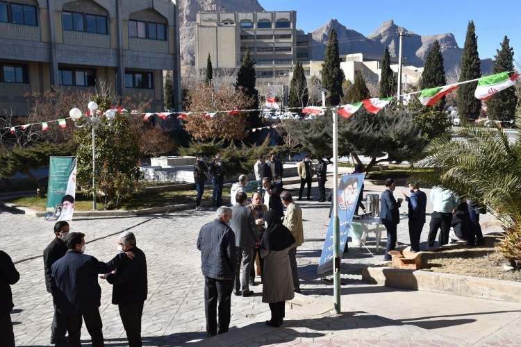 برگزاری جشن انقلاب  در طلیعه ایام الله دهه فجر